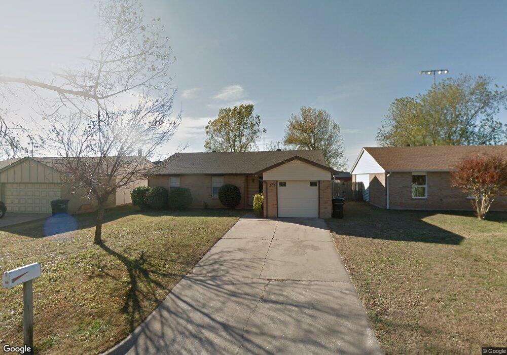 305 N English St, Moore, OK 73160 - photo 1