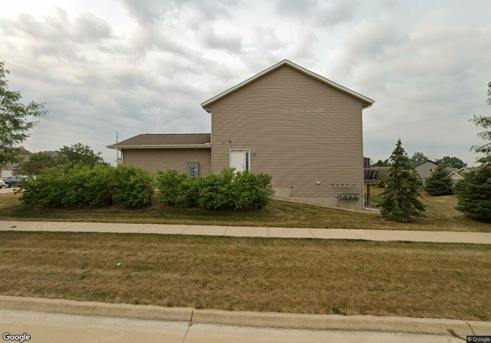 3120 Samuel Ct SW unit A, Cedar Rapids, IA 52404 - photo 1