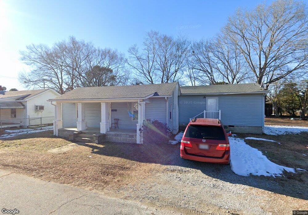 929 Burton St, Roanoke Rapids, NC 27870 - photo 1