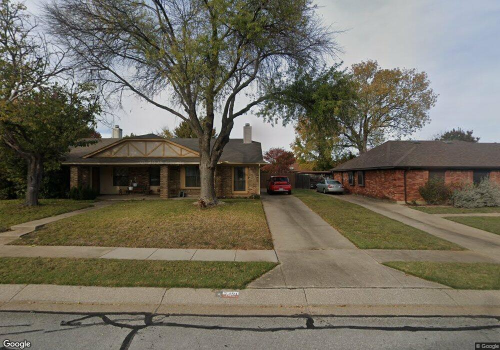 2421 Aquaduct Dr, Bedford, TX 76022 - photo 1