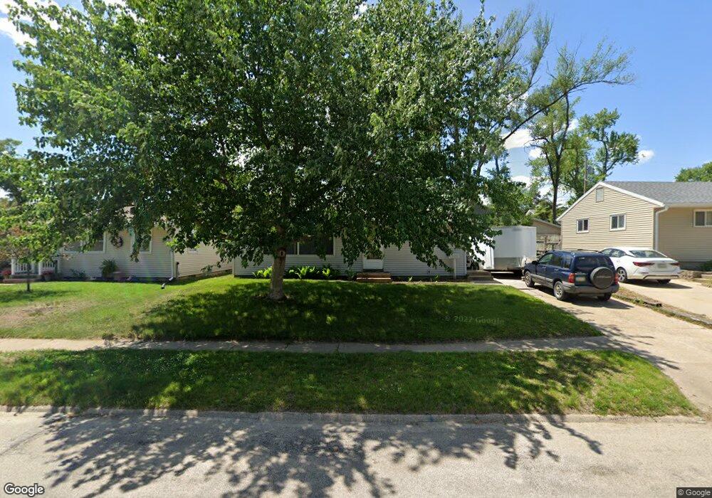 1117 38th St SE, Cedar Rapids, IA 52403 - photo 1