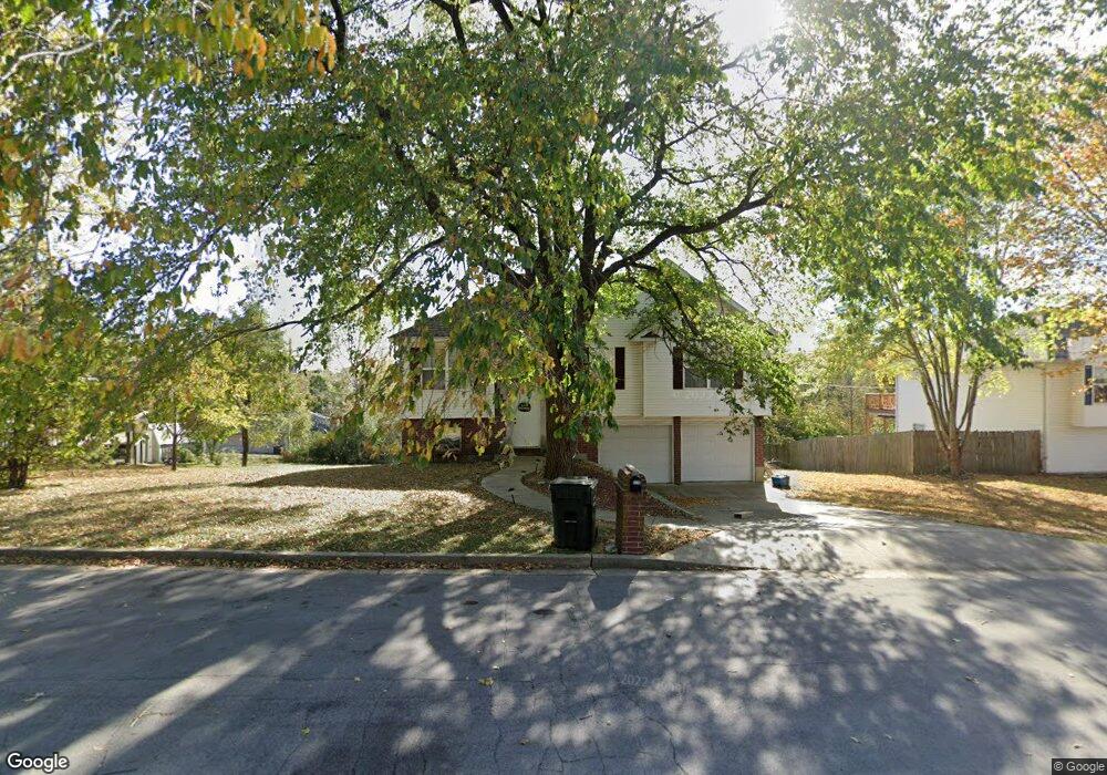 1210 Stratford Ln, Rolla, MO 65401 - photo 1