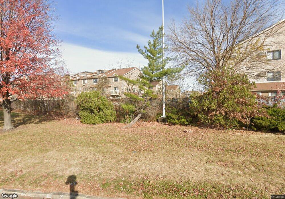 164 Lamped Loop unit 60, Staten Island, NY 10314 - photo 1