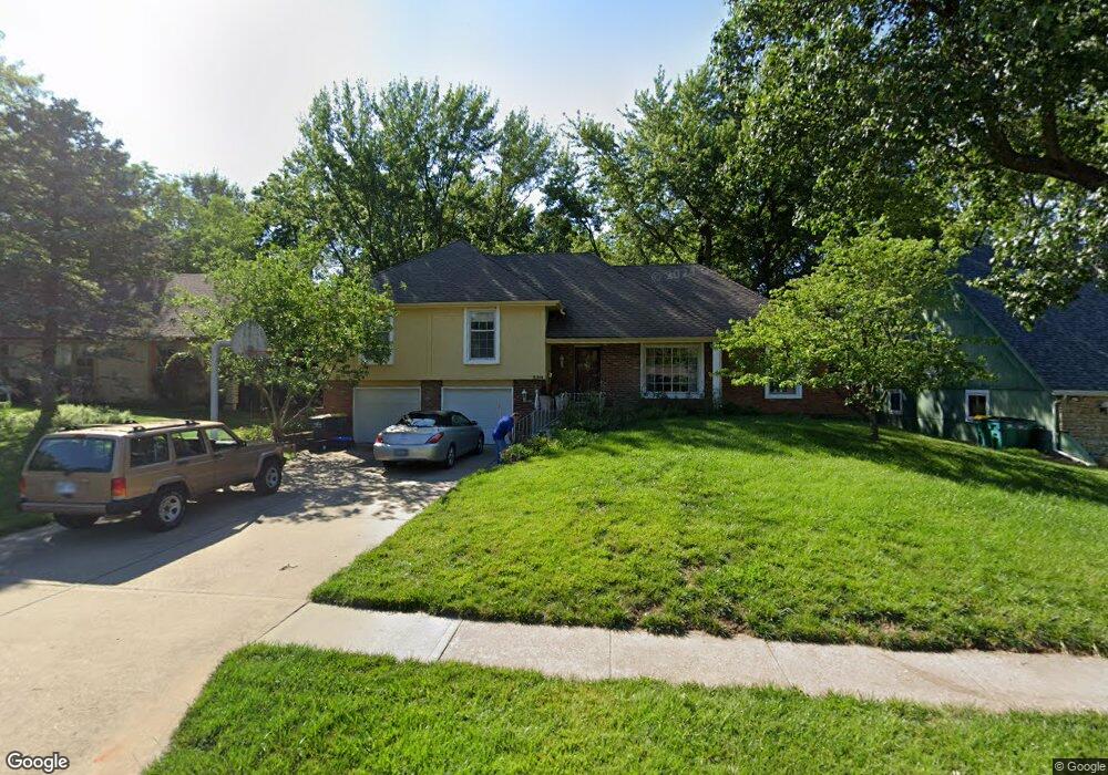 5314 Queal Dr, Shawnee, KS 66203 - photo 1