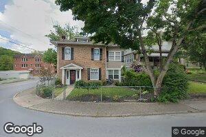 134 6th St, Mount Hope, WV 25880