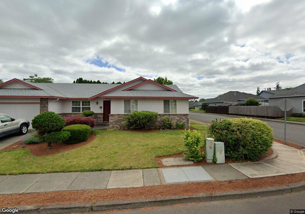 692 S Pine St, Canby, OR 97013 - photo 1