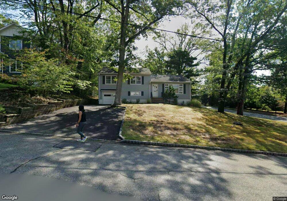 60 Hazelwood Ave, Livingston, NJ 07039 - photo 1