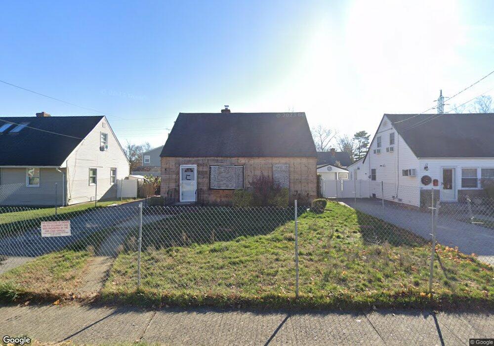 34 Wilson Rd, Valley Stream, NY 11581 - photo 1