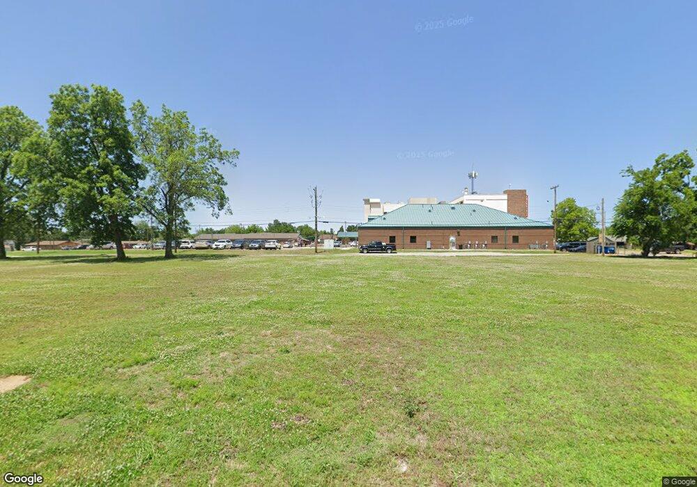 1032 E 3rd St, Cushing, OK 74023 - photo 1