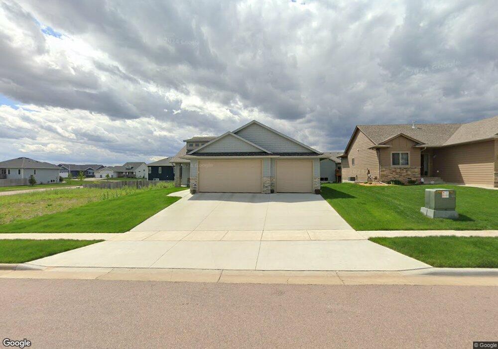 5317 S Chinook Ave, Sioux Falls, SD 57108 - photo 1