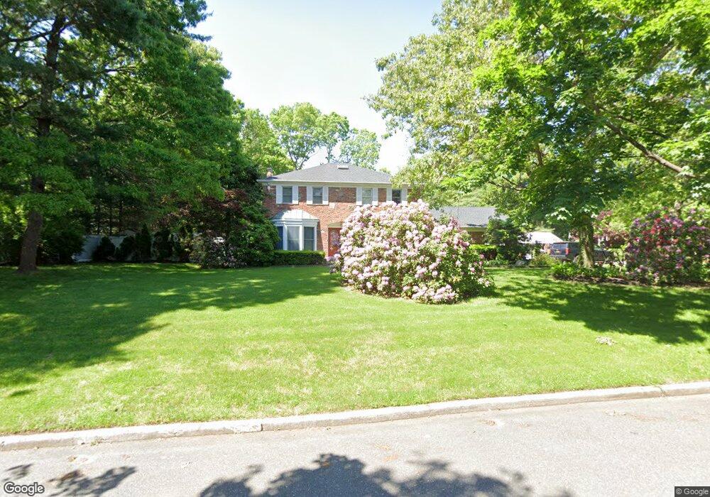 15 White Spruce Cir, ComMacK, NY 11725 - photo 1