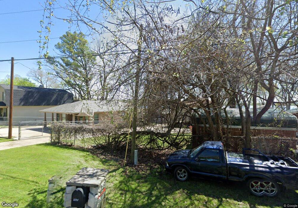 1233 E Lake Dr, Weatherford, TX 76087 - photo 1