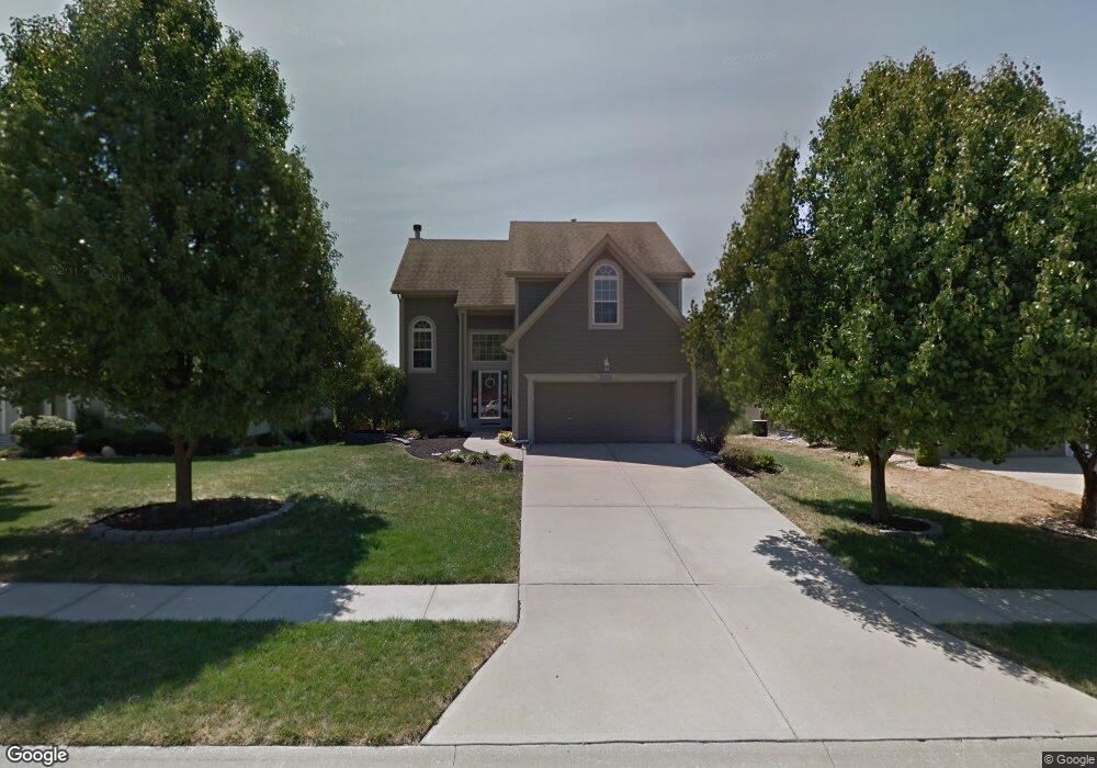 21111 W 58th St, Shawnee, KS 66218 - photo 1