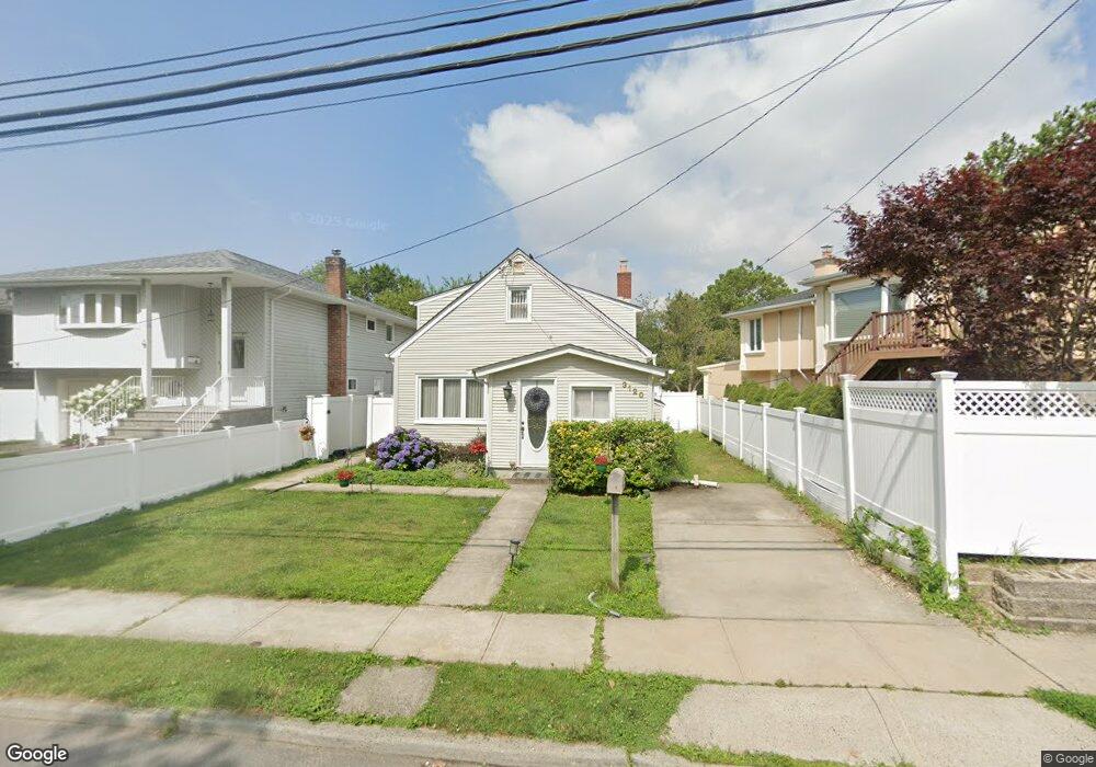 3120 Schreiber Place, Baldwin, NY 11510 - photo 1