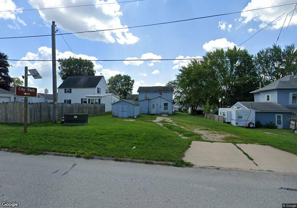 124 W Maple St, West Union, IA 52175 - photo 1