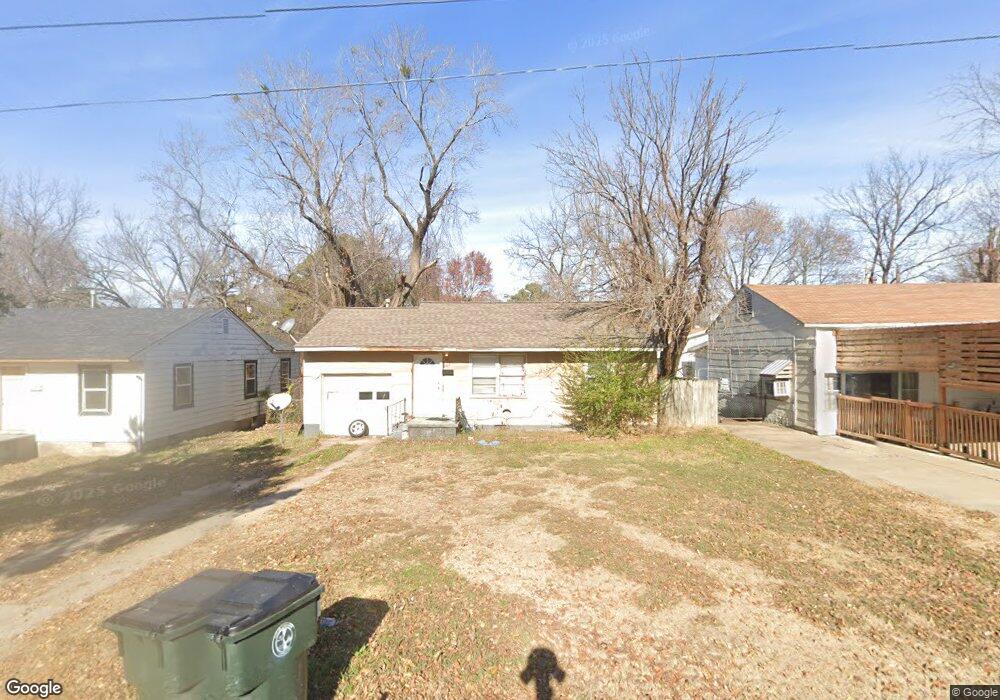 411 E 20th St, Okmulgee, OK 74447 - photo 1