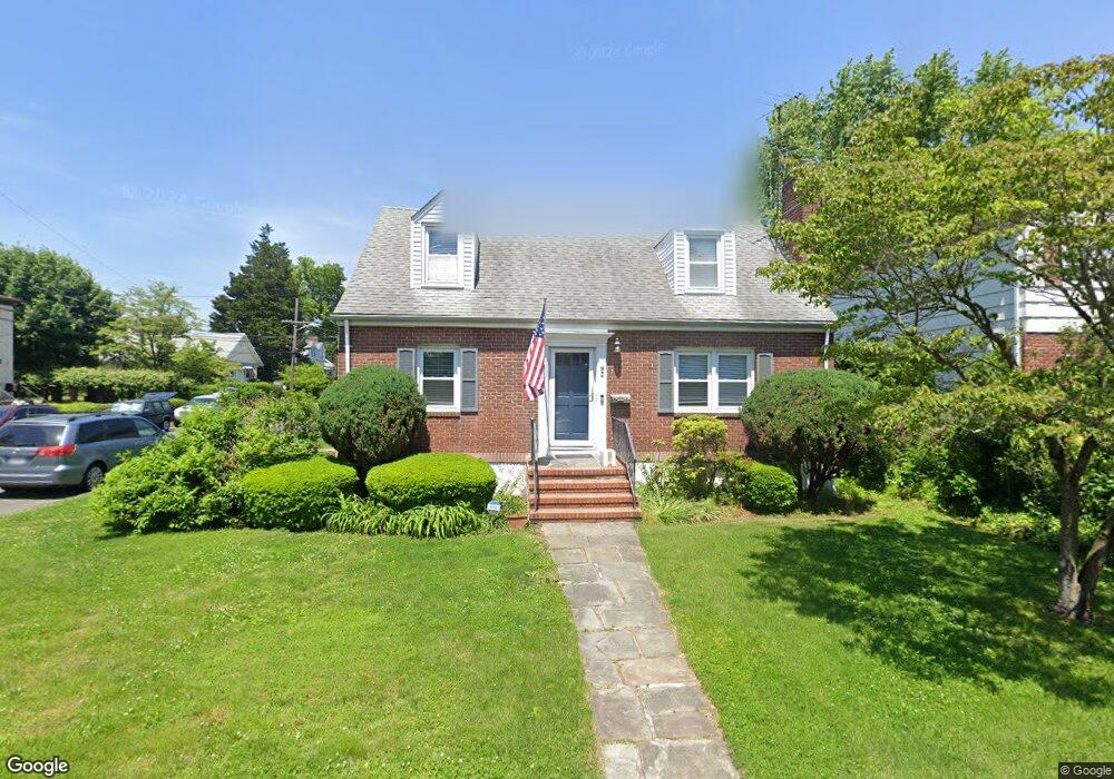 82 Crystal St, Harrison, NY 10528 - photo 1