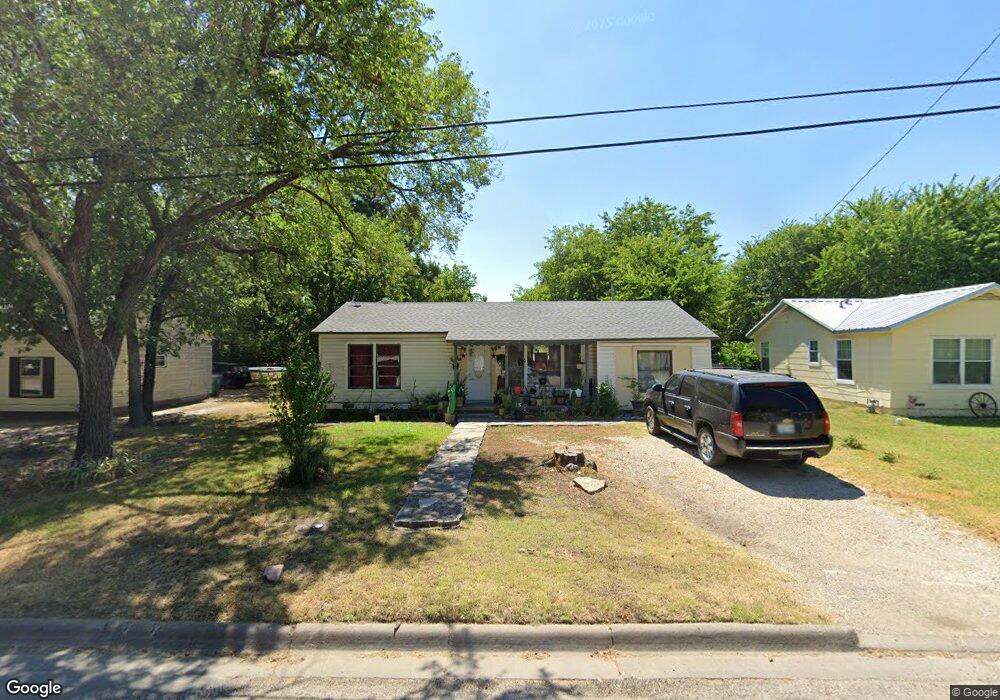 1007 S Howeth St, Gainesville, TX 76240 - photo 1