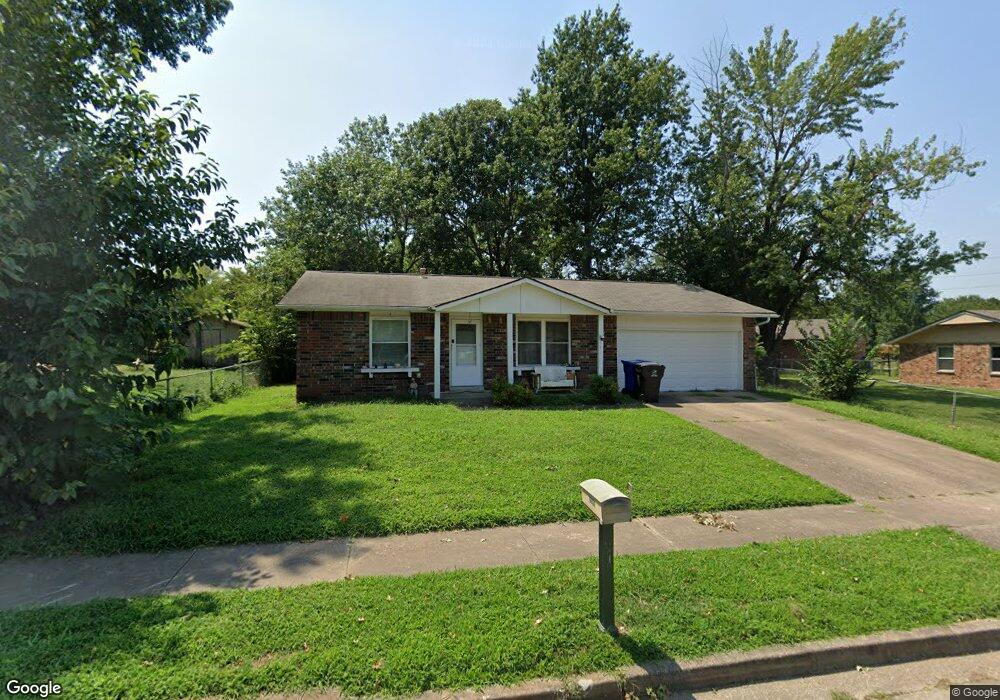 1104 S Lions Ave, Broken Arrow, OK 74012 - photo 1