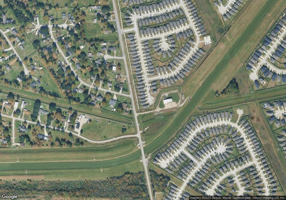 8911 Estes Lakes Dr, Highlands, TX 77562 - photo 1