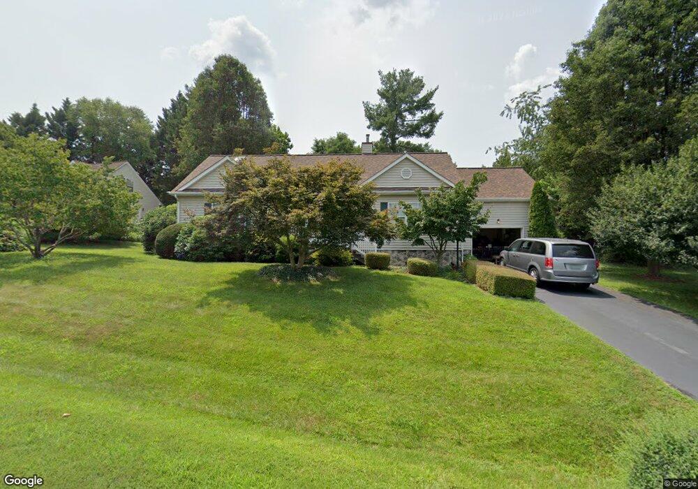 1542 Honeysuckle Ln, Charlottesville, VA 22902 - photo 1