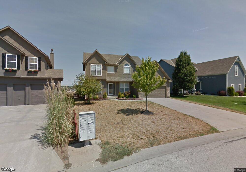 21006 W 56th St, Shawnee, KS 66218 - photo 1