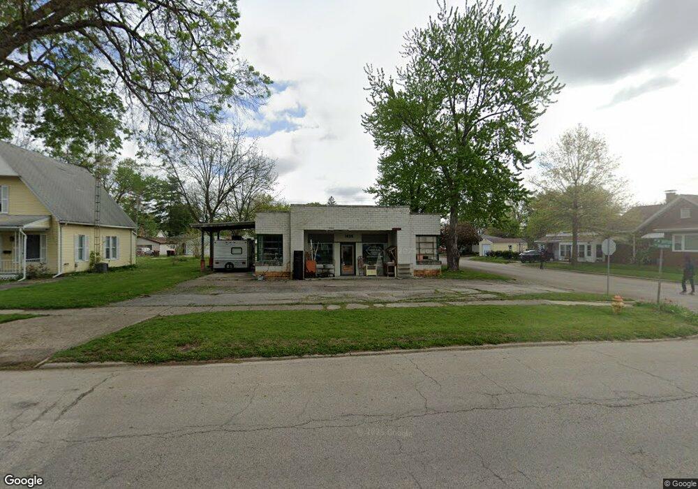1032 Broadway St, Lincoln, IL 62656 - photo 1