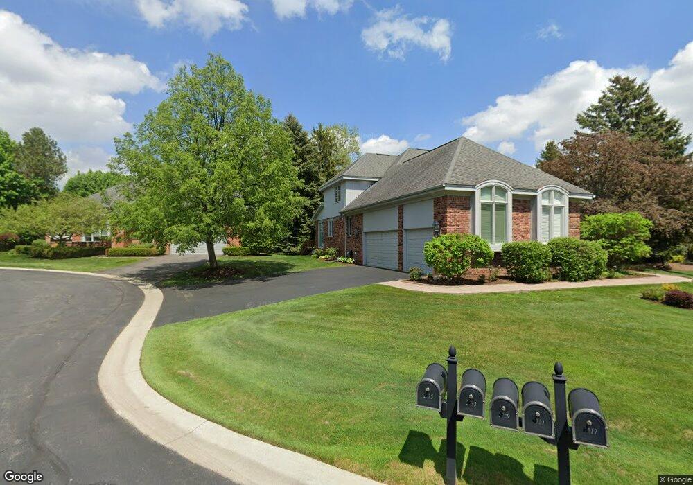 2735 Glenbrooke Ct, Bloomfield Hills, MI 48302 - photo 1