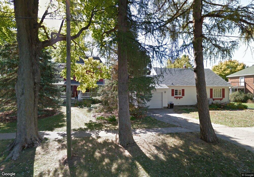 1103 N 4th Ave W, Newton, IA 50208 - photo 1