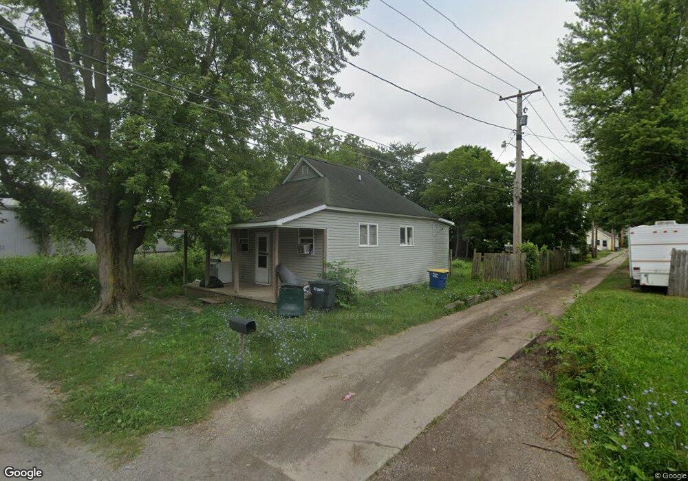 627 S Gharkey St, Muncie, IN 47305 - photo 1