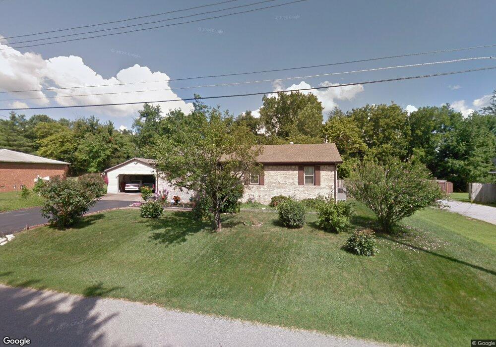 402 Pineridge Dr, Hopkinsville, KY 42240 - photo 1