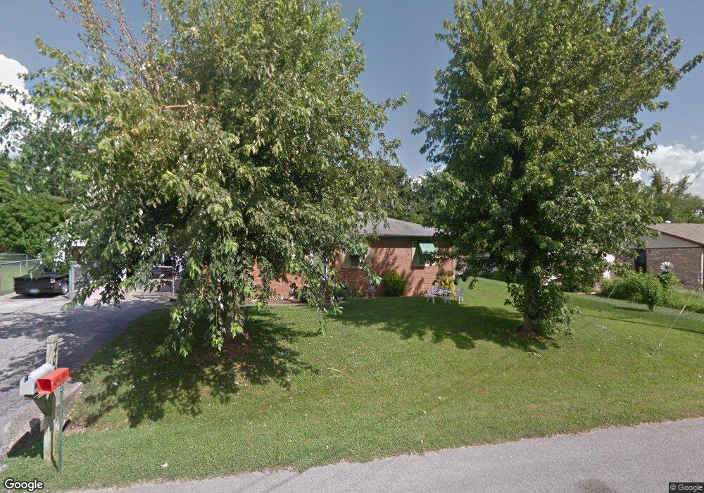 404 Pineridge Dr, Hopkinsville, KY 42240 - photo 1