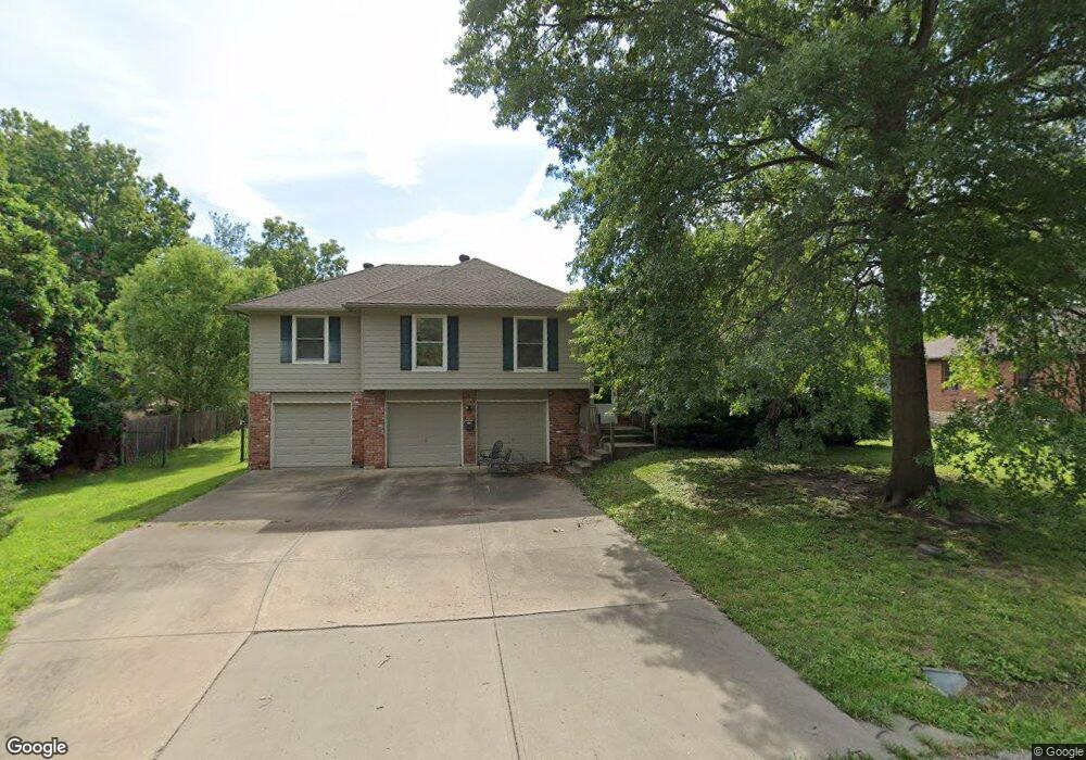 5827 Long Ave, Shawnee, KS 66216 - photo 1