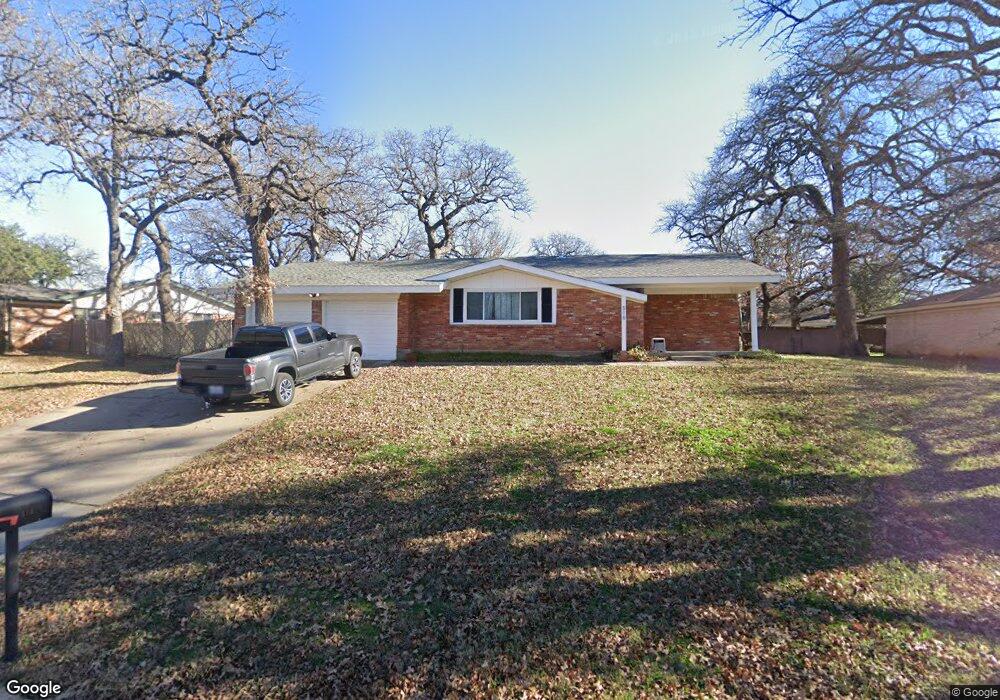 516 Oak Park Dr, Hurst, TX 76053 - photo 1