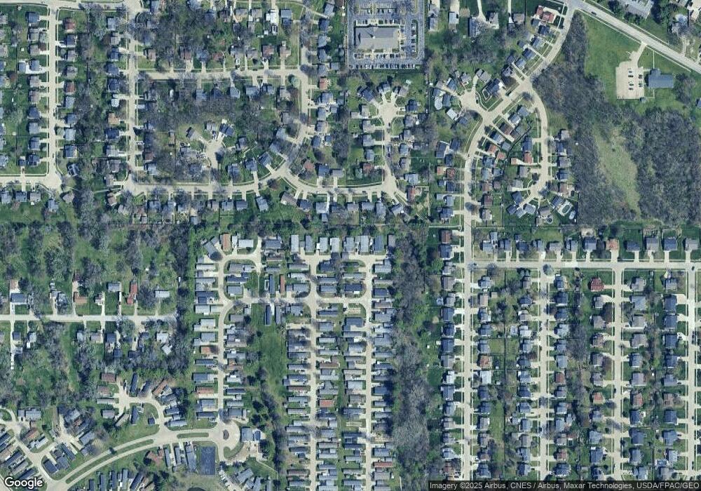 4010 Berwick Dr, Des Moines, IA 50320 - photo 1