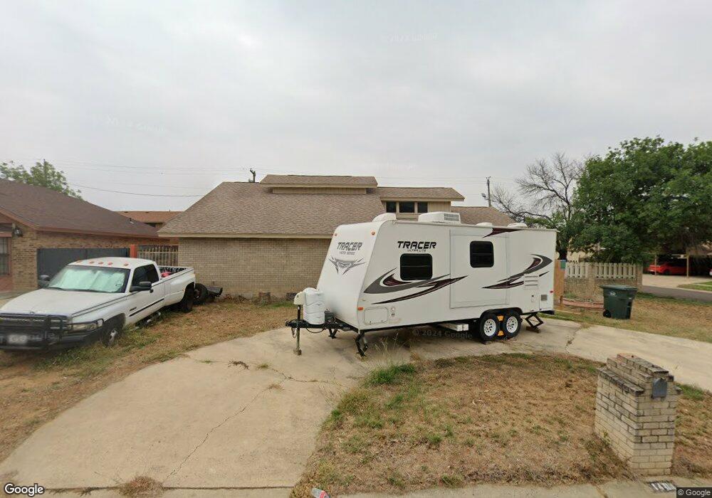 1401 Greenway Ln, Laredo, TX 78041 - photo 1