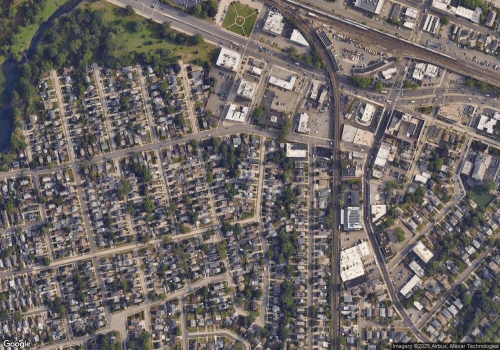 24 Avondale St, Valley Stream, NY 11581 - photo 1