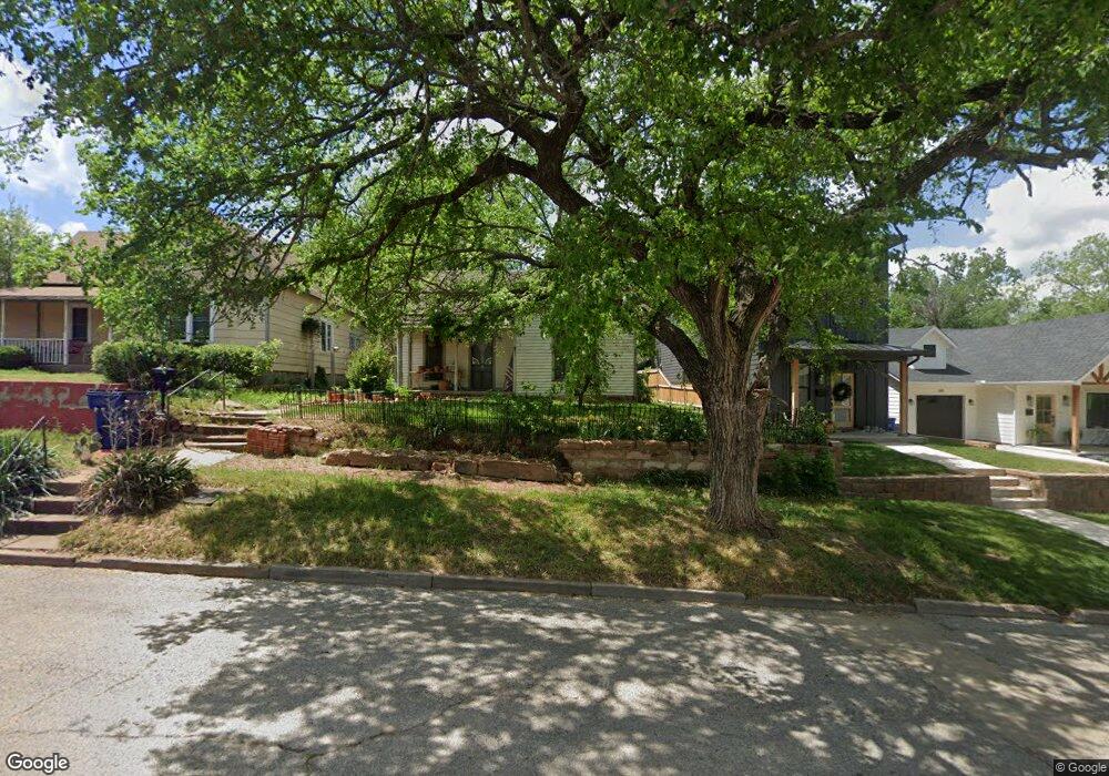 513 N Division St, Guthrie, OK 73044 - photo 1