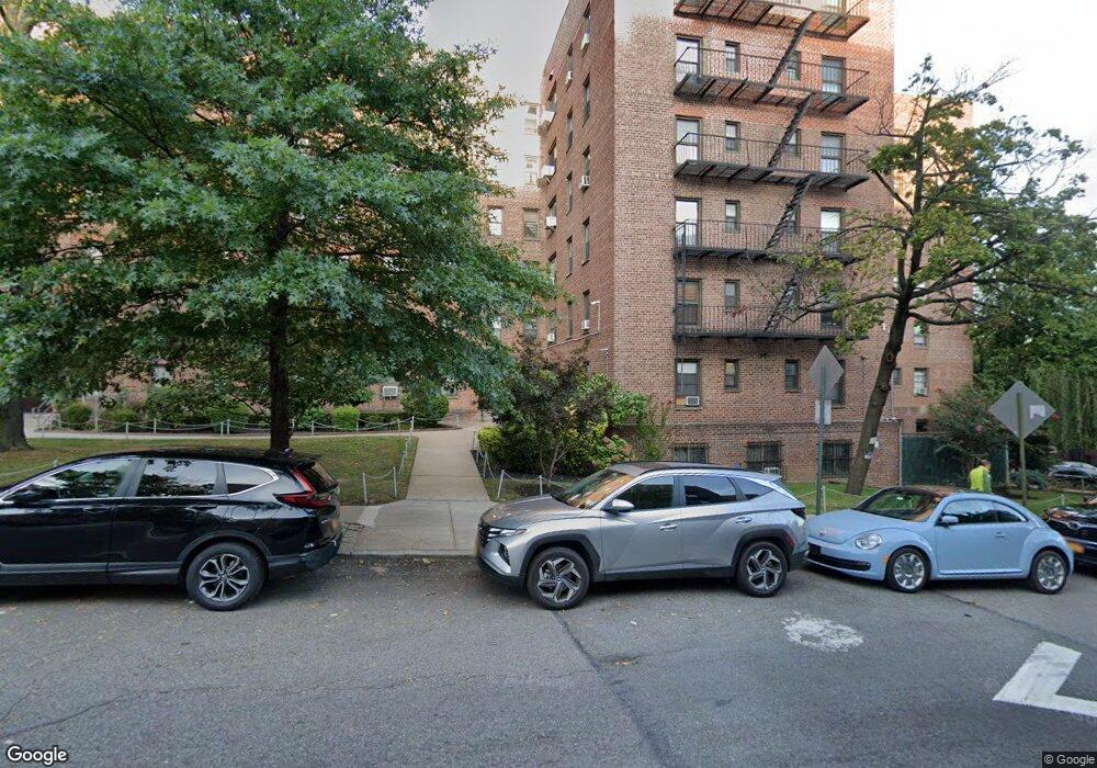 Ridgewood Gardens unit 2 K, Maspeth, NY 11378 - photo 1