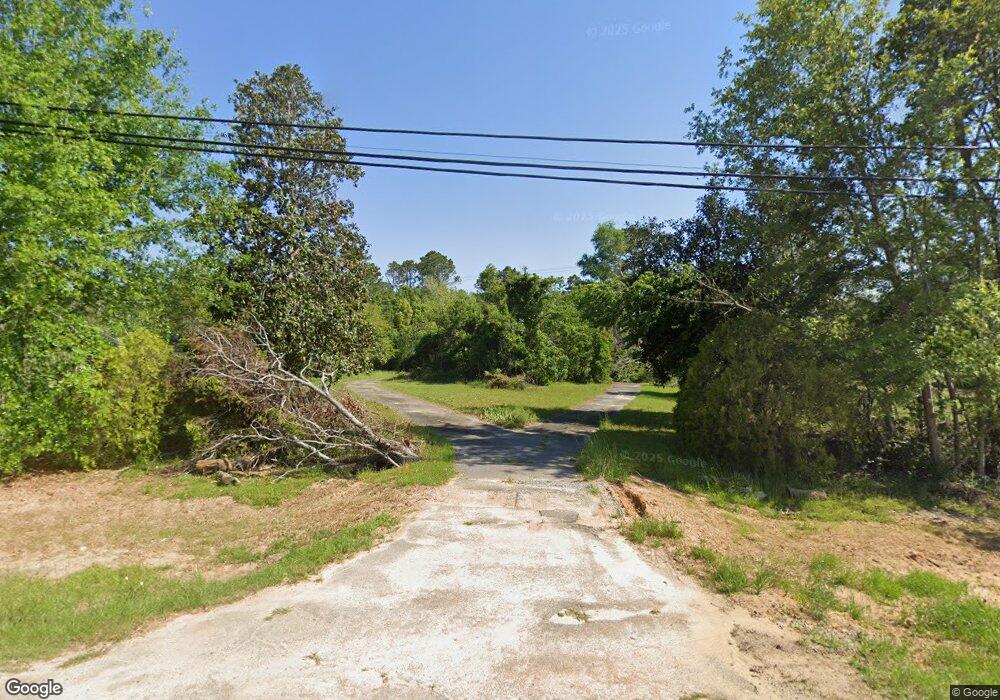 909 Walker St E, Douglas, GA 31533 - photo 1