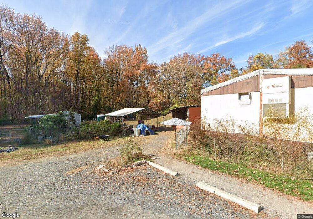 7208 Harrison Ln, Alexandria, VA 22306 - photo 1