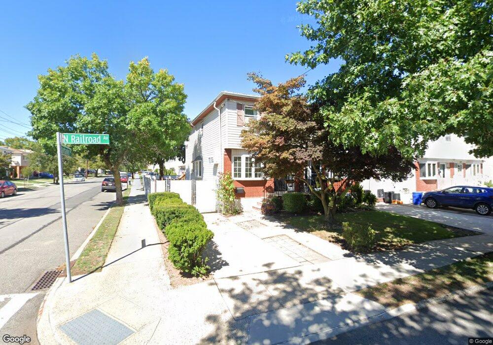 2003 N Railroad Ave, Staten Island, NY 10306 - photo 1