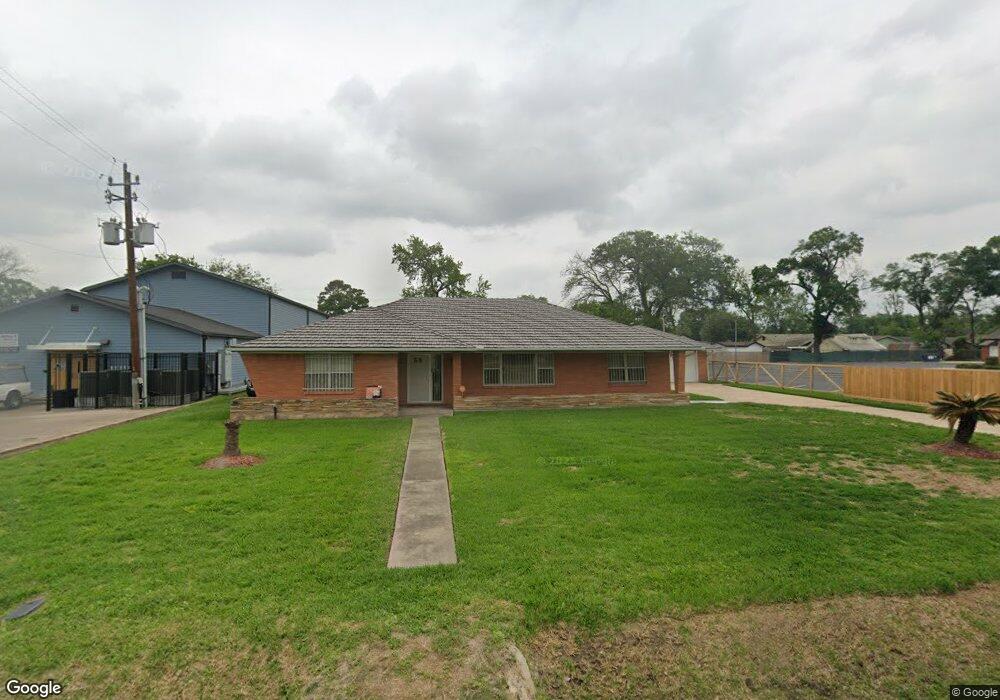 59 Melbourne St, Houston, TX 77022 - photo 1