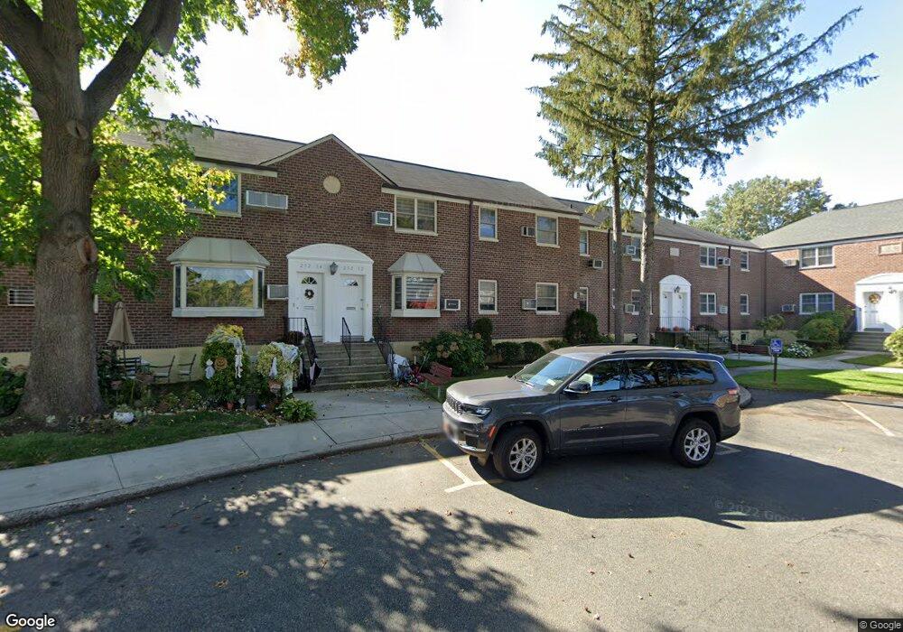 25232 58th Ave unit 2, Little Neck, NY 11362 - photo 1