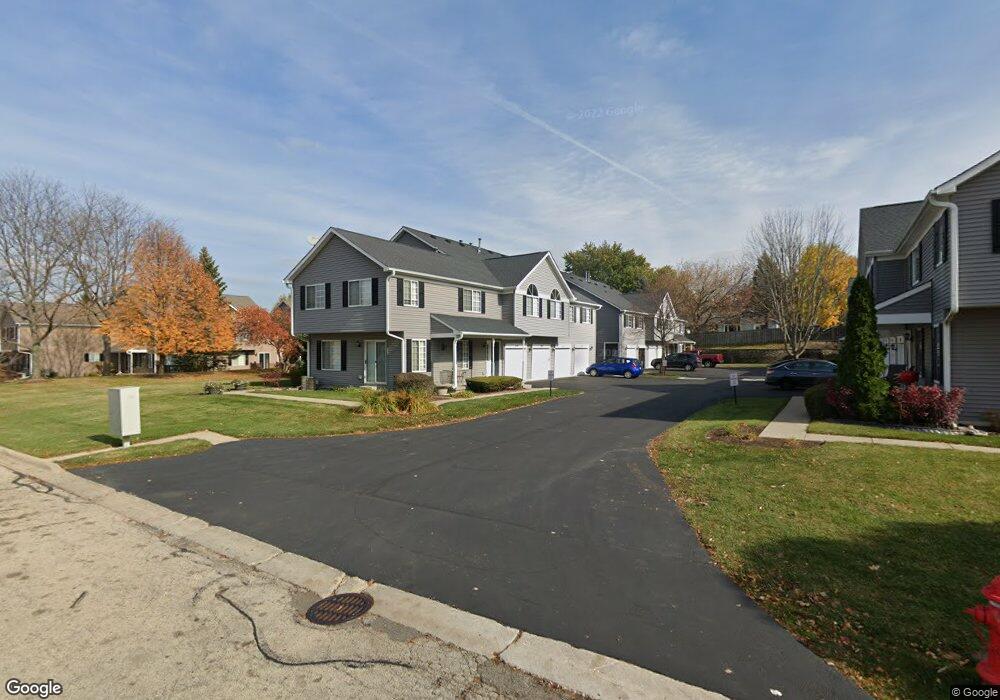 424 Village Creek Dr unit 8C, Lake In the Hills, IL 60156 - photo 1