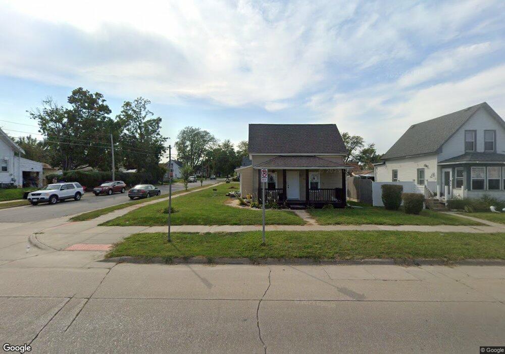 1844 J St SW, Cedar Rapids, IA 52404 - photo 1