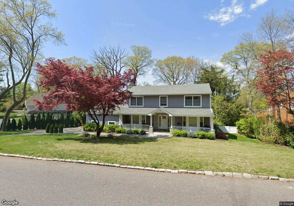 37 Cardinal Dr, Roslyn, NY 11576 - photo 1