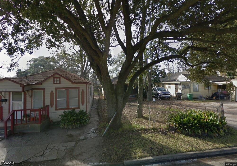 304 E 36th St, Houston, TX 77018 - photo 1