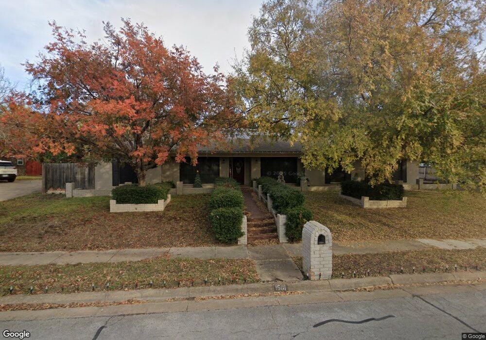 1501 Woodvine Dr, Euless, TX 76040 - photo 1