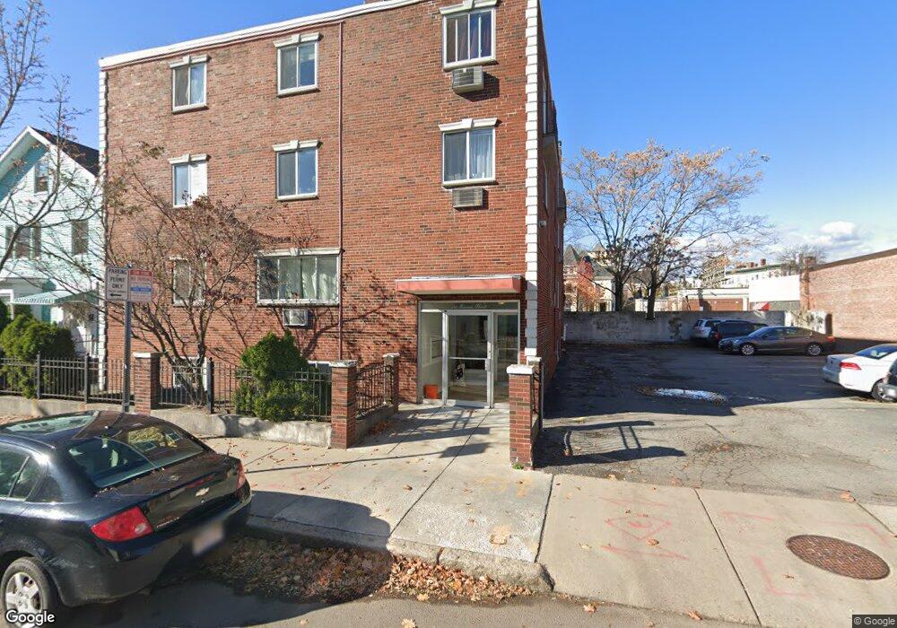 135 Inman St unit 4, Cambridge, MA 02139 - photo 1